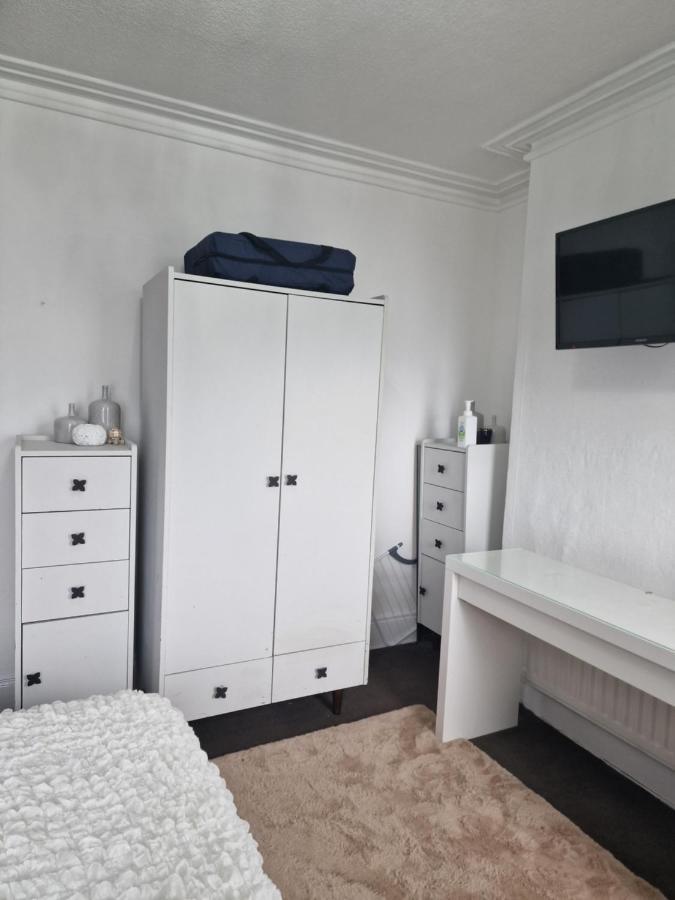 Double Rooms, Free Continental Breakfast, Pics And Full Address Sent After Booking, 2 Miles To City Centre Белфаст Экстерьер фото